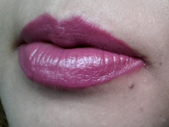 Mac Craving Amplified Creme Lipstick Swatches Review And Fotd
